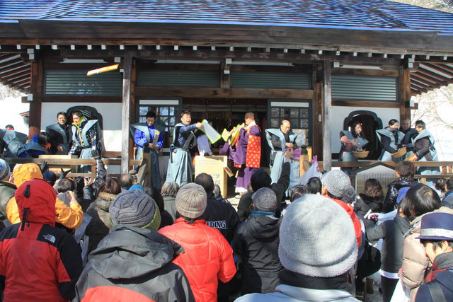 今年の温泉寺節分「福がらまき」は1月26日(日)