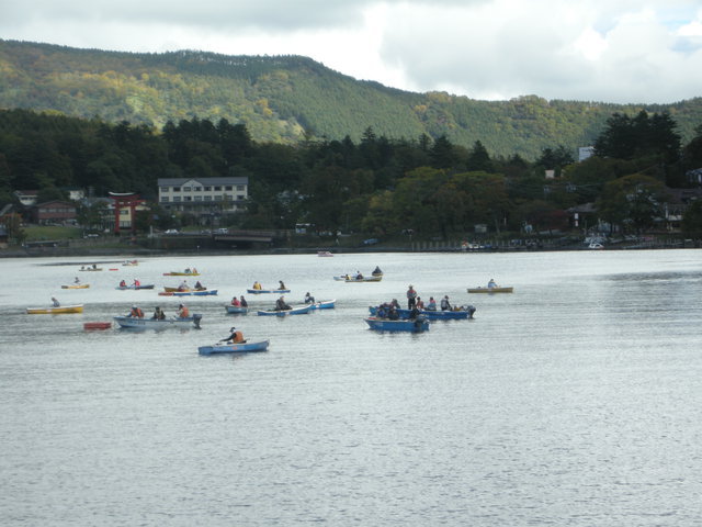 中禅寺湖の釣りが解禁されました。